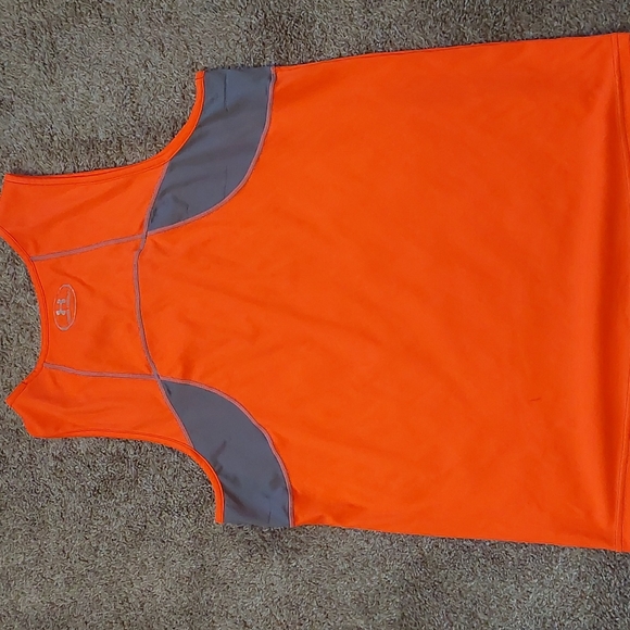EUC Under Armour XL Heat Gear Running Tank - Picture 3 of 4